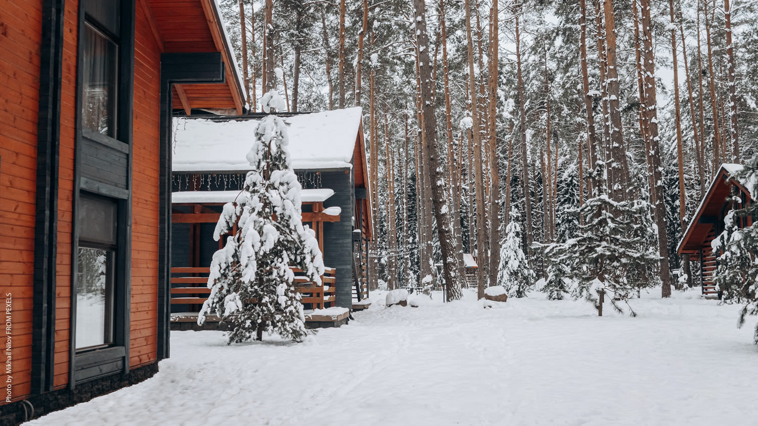 YOUR 4 WALLS: Winter Getaway – Ski Chalet